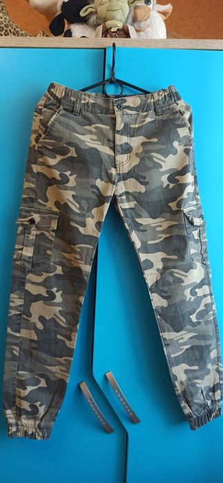 Продам штаны на мальчика.