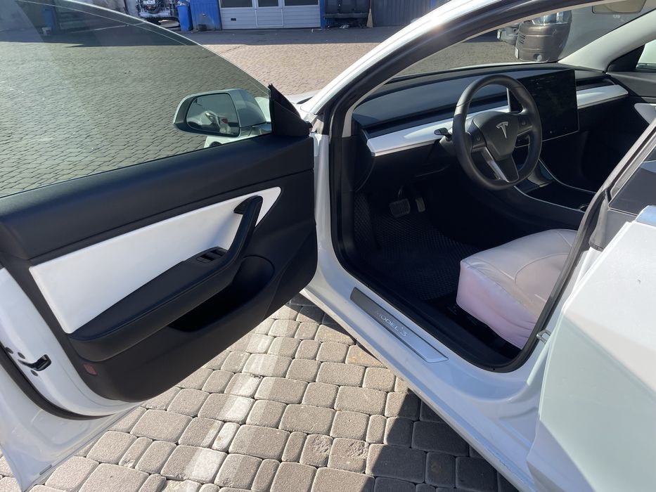 Tesla 3 2020р 100тис