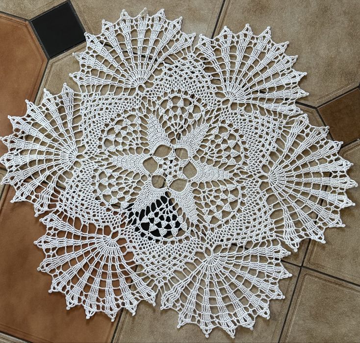 Серветка гачком . 77см.