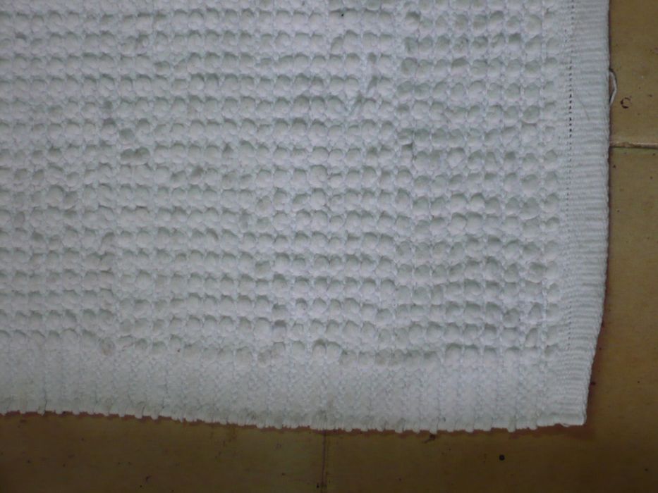 Tapete branco de trapo