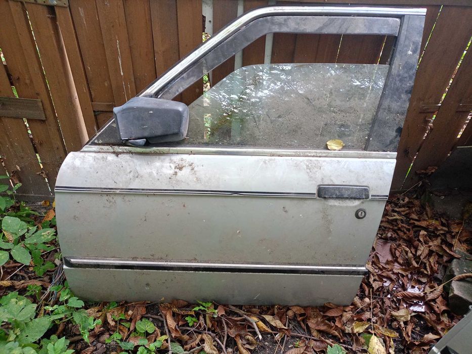 BMW E30 wąska lampa sedan drzwi