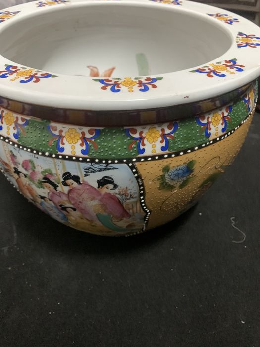 Dois cachepô/ aquario porcelana final sec XX inicio XXI