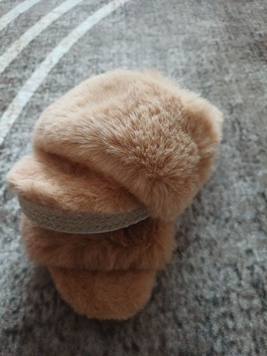 Продам  пухнасті домашні капці(тапки)