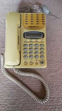 Telefon stacjonarny.