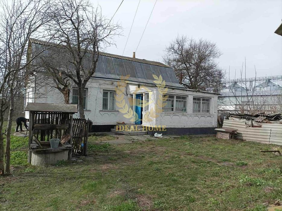 Продам будинок с. Косівка Володарського району під ремонт з земелею