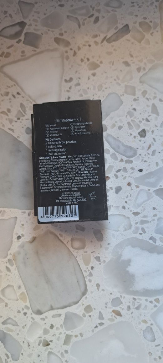 Cienie do brwi z lusterkiem