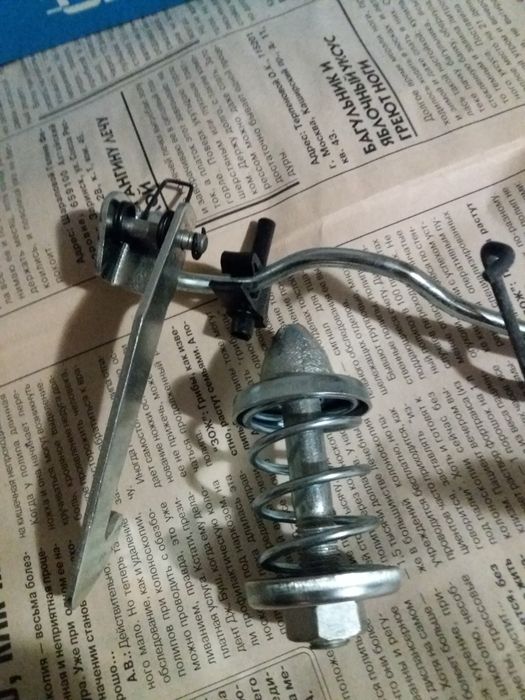 Замок капота з тросом ваз 2108 09