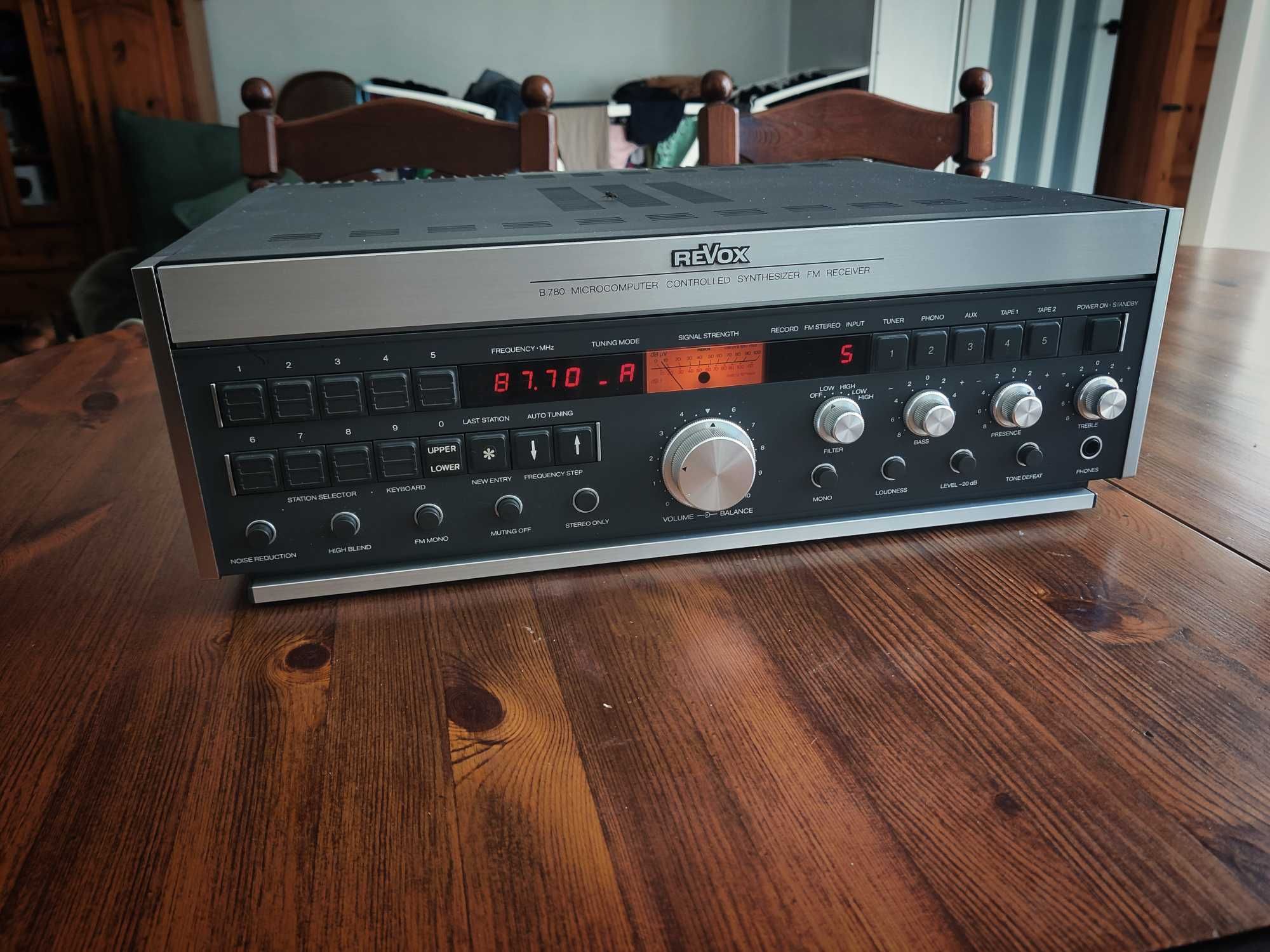 Revox B780 amplituner