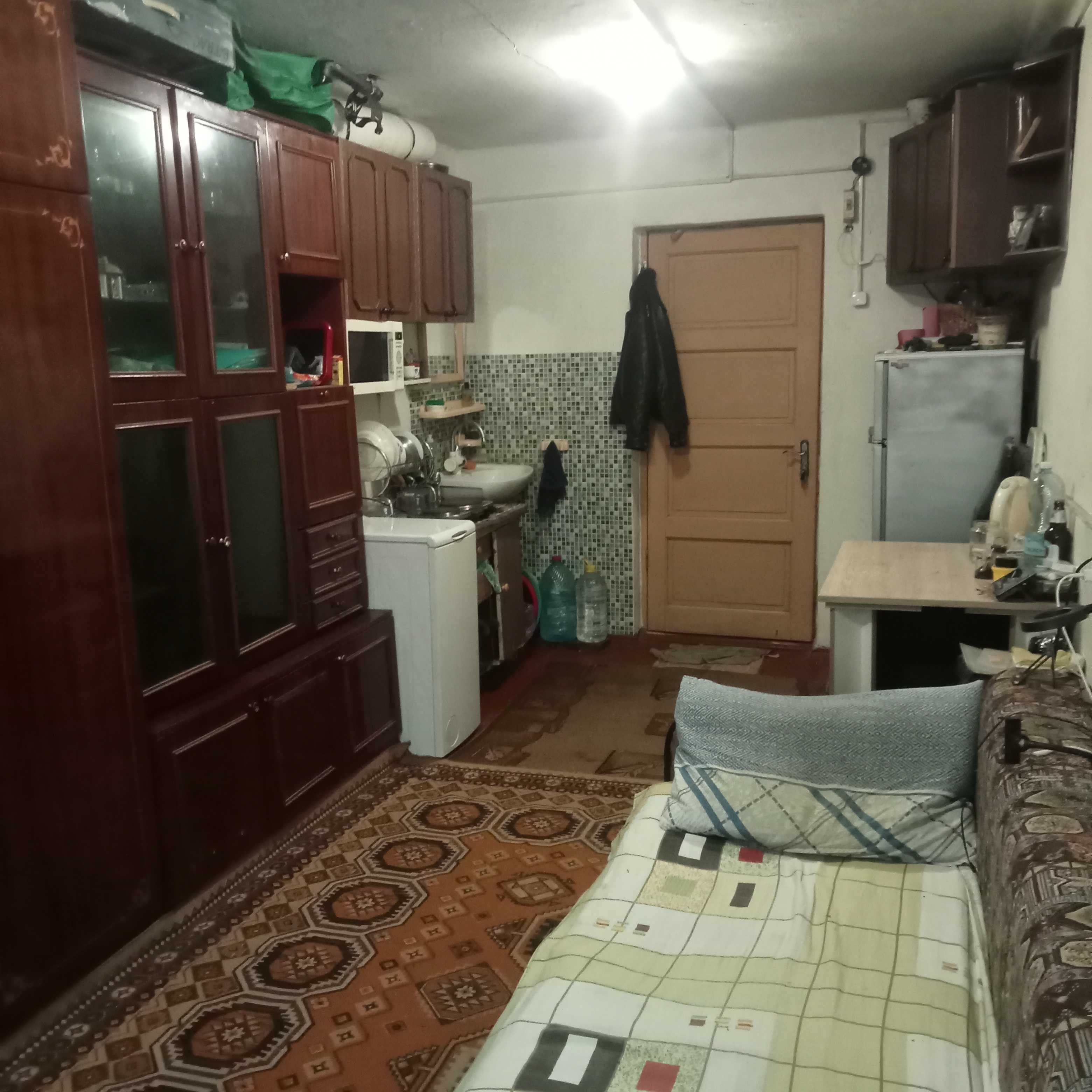 Продаеться квартира, кімната в гуртожитку