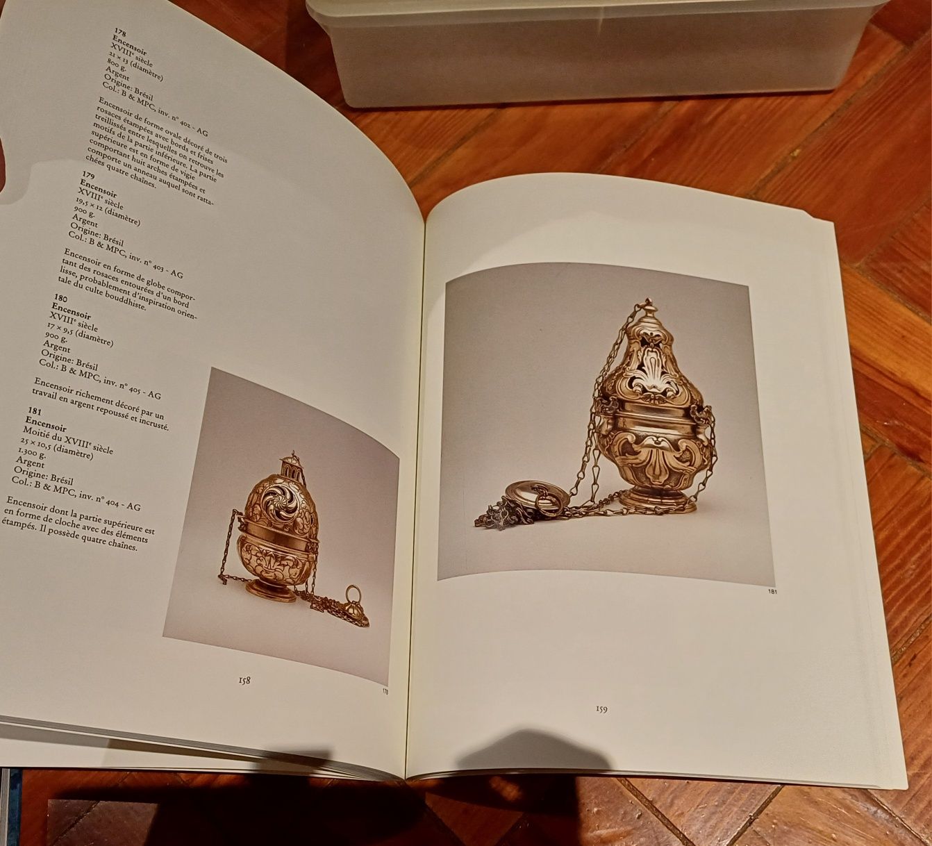 Livro Les Portugais au Bresil