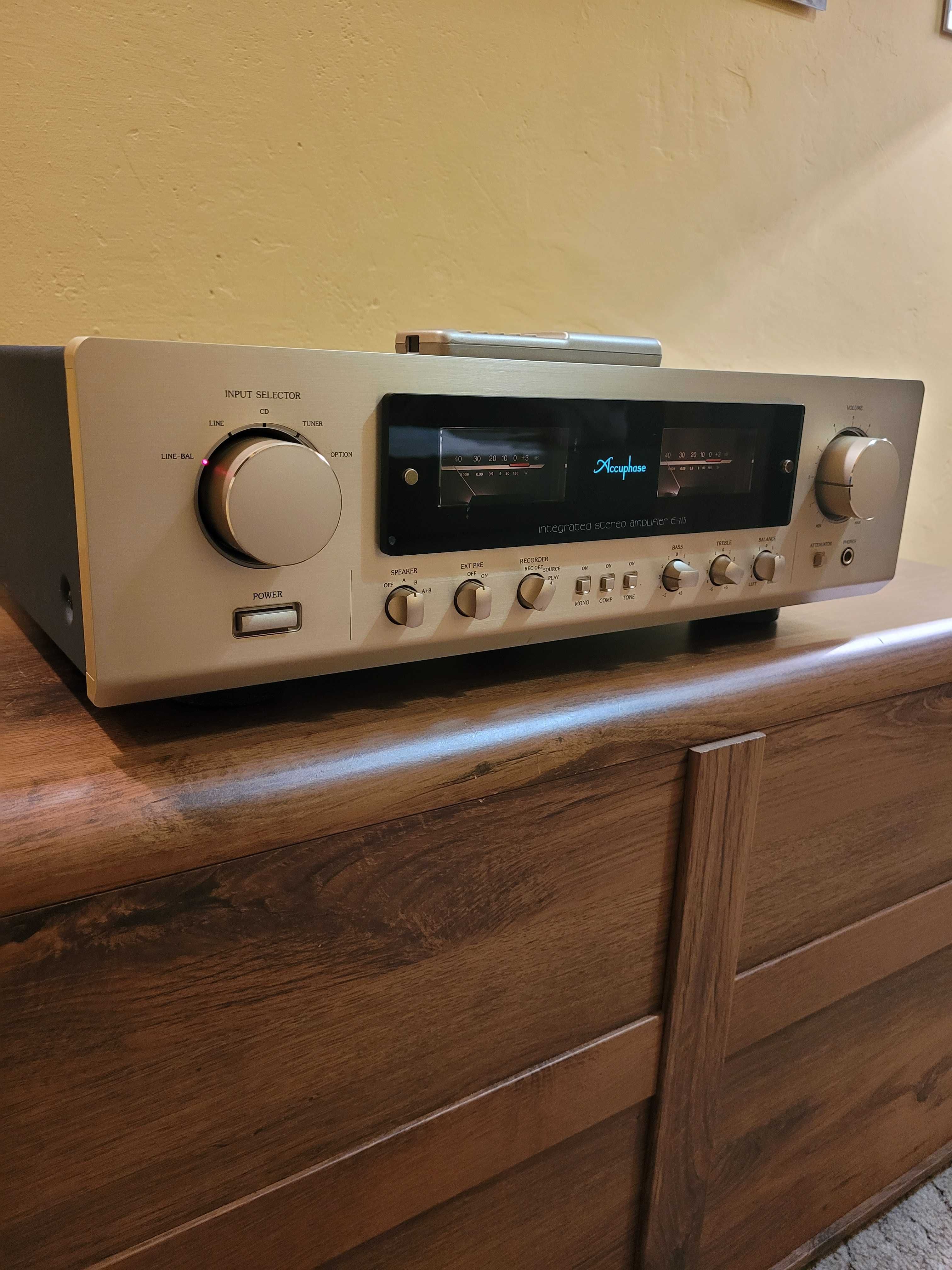 ACCUPHASE E-213 Stereofoniczny wzmacniacz zintegrowany. Stan idealny!