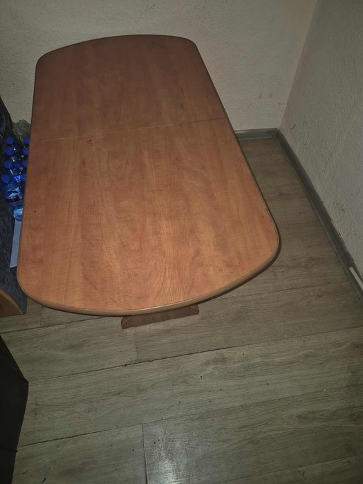 Stolik drewniany z regulacją wysokości i wielkości