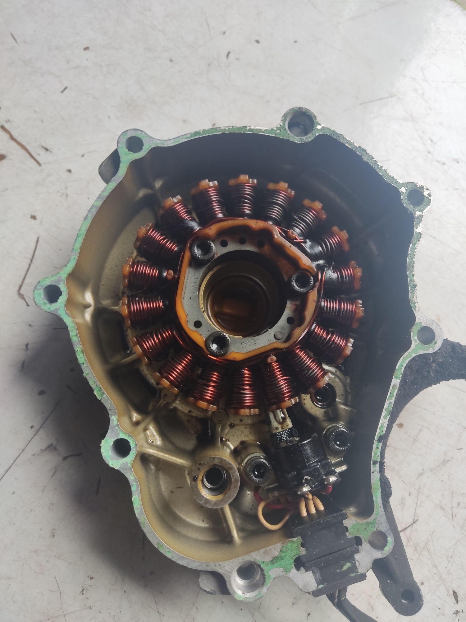 Yamaha yzf R 125 alternator