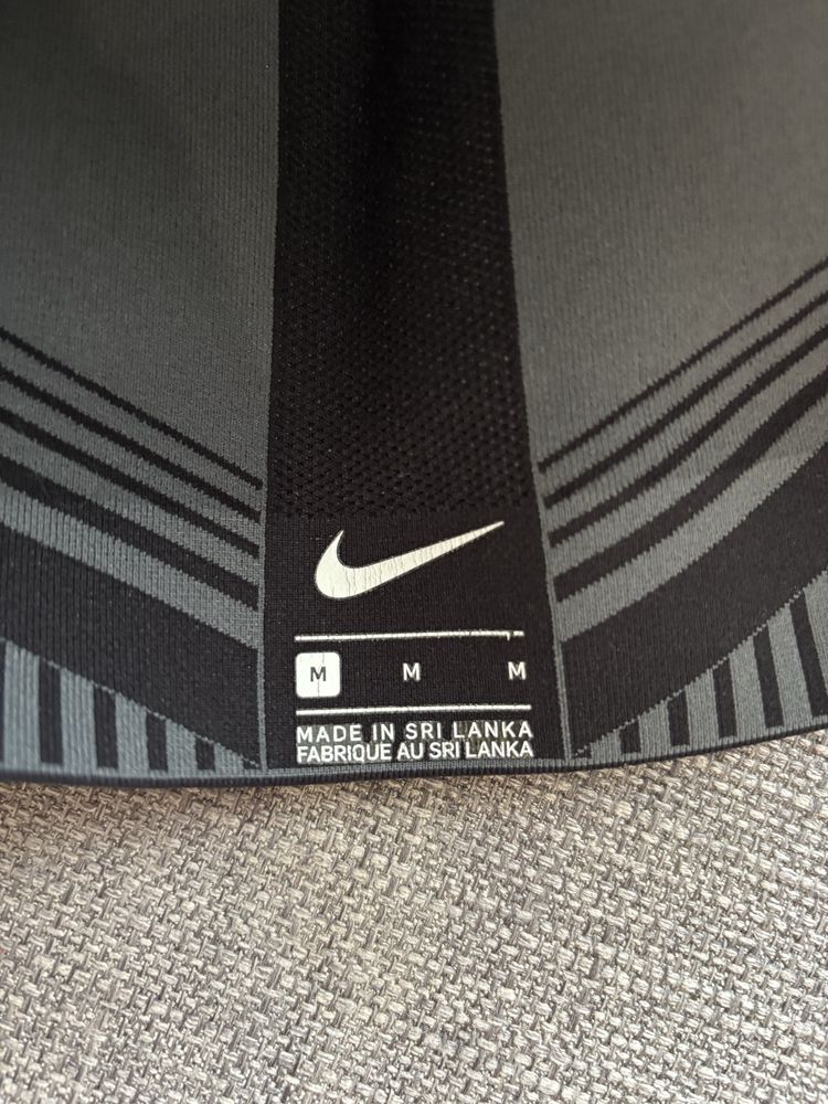 Топ Nike, одягався 2 рази