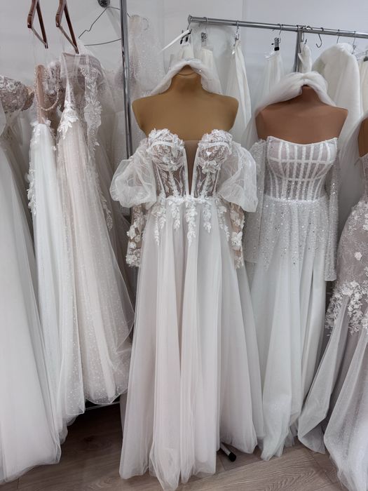 Nowa gorsetowa suinia ślubna z koronką brokatowy tiul z rozcięciem 38