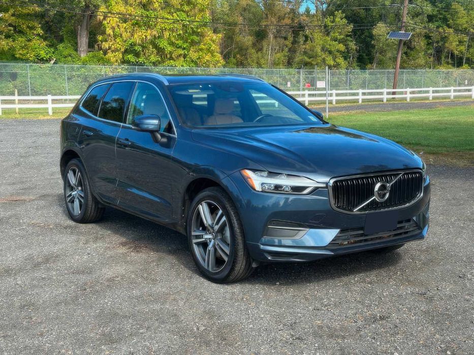 Volvo XC60 T6 Momentum      2020