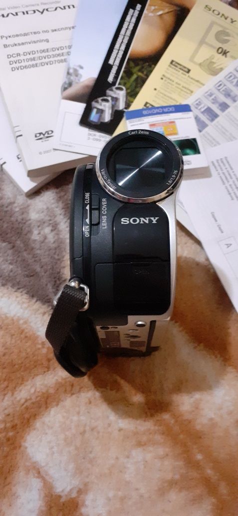 Відеокамера Sony DCR-DVD 109E