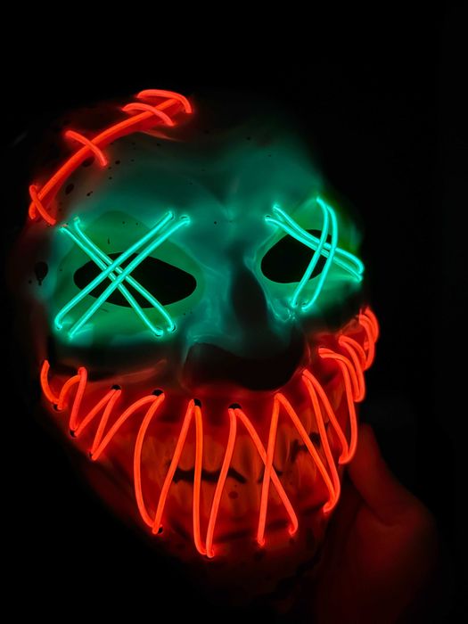 Máscara Halloween nova