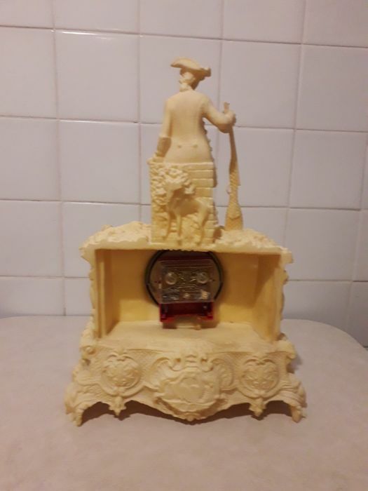 Продам швейну машинку