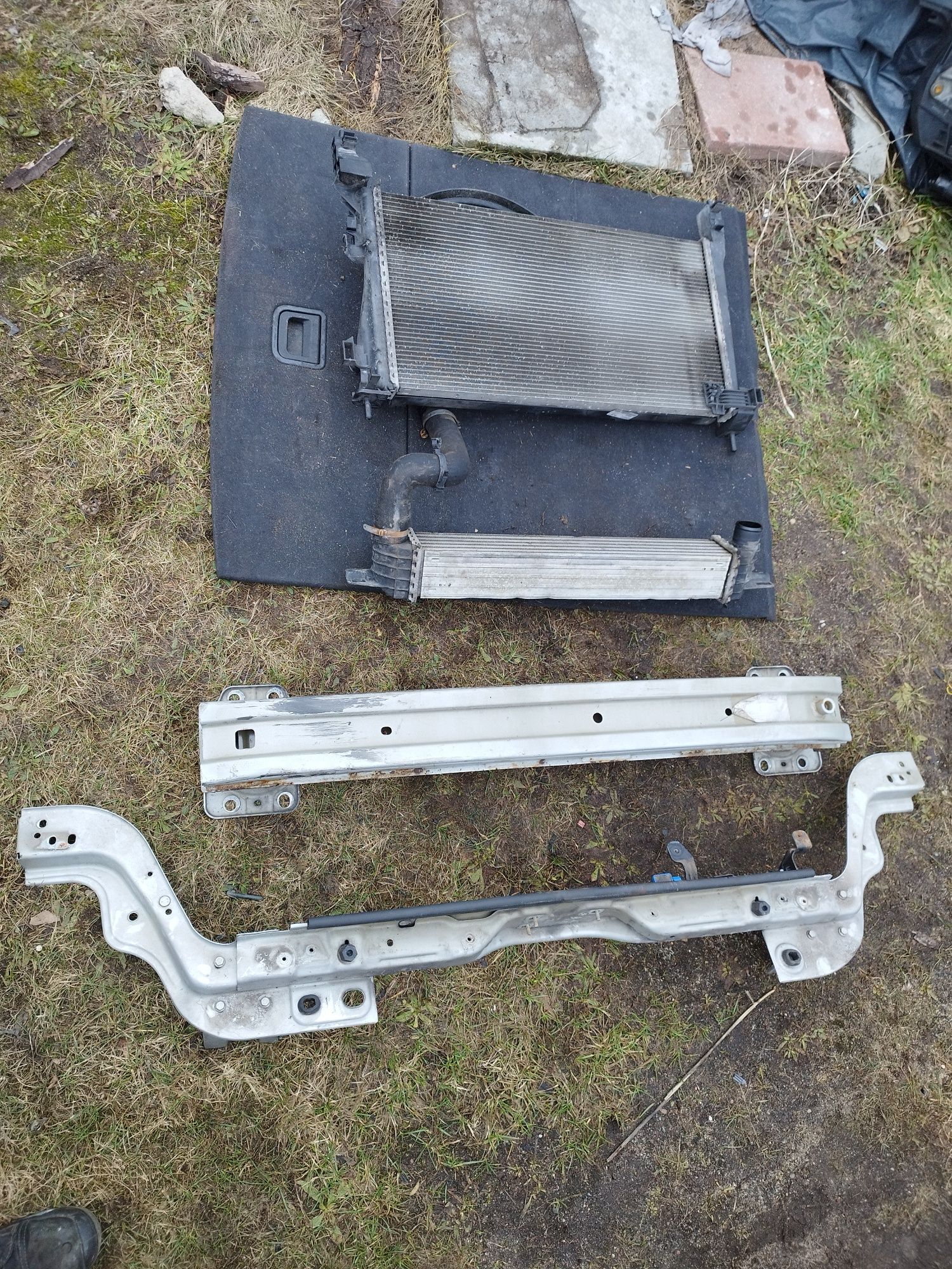 Pas przedni Fiat Fiorino Qubo 1.3 Multijet chłodnica belka intercooler