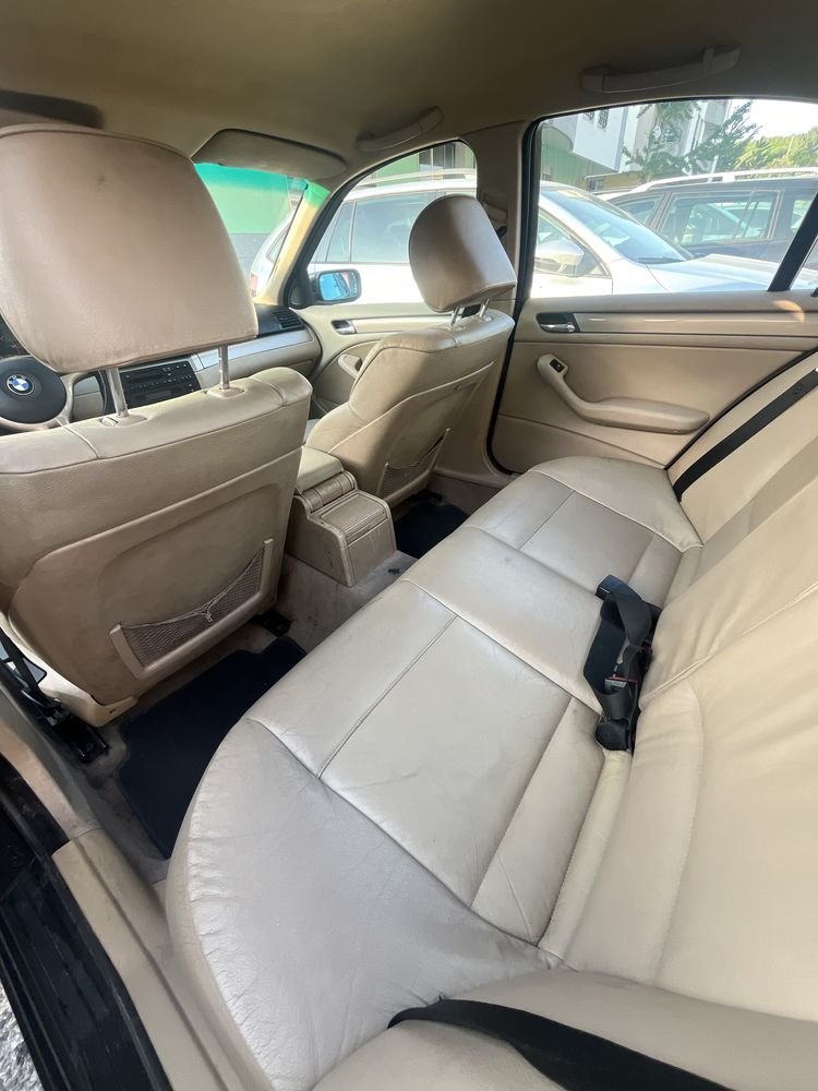 Vendo BMW 320D E46