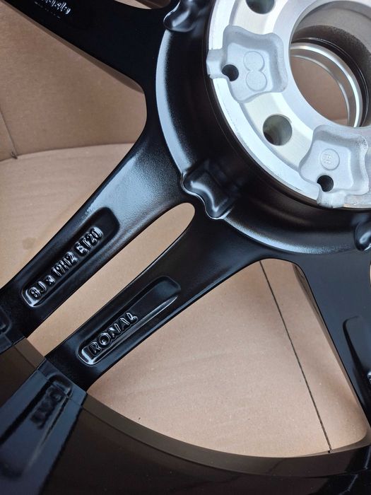 Nowa felga oem Mercedes E-Klasa w213 43 AMG 8jx18 et20