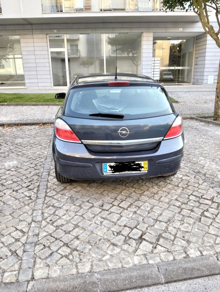 Opel Astra CDTI 1.300 diesel com 290.000 KMS  de 2006 e com caixa de 6