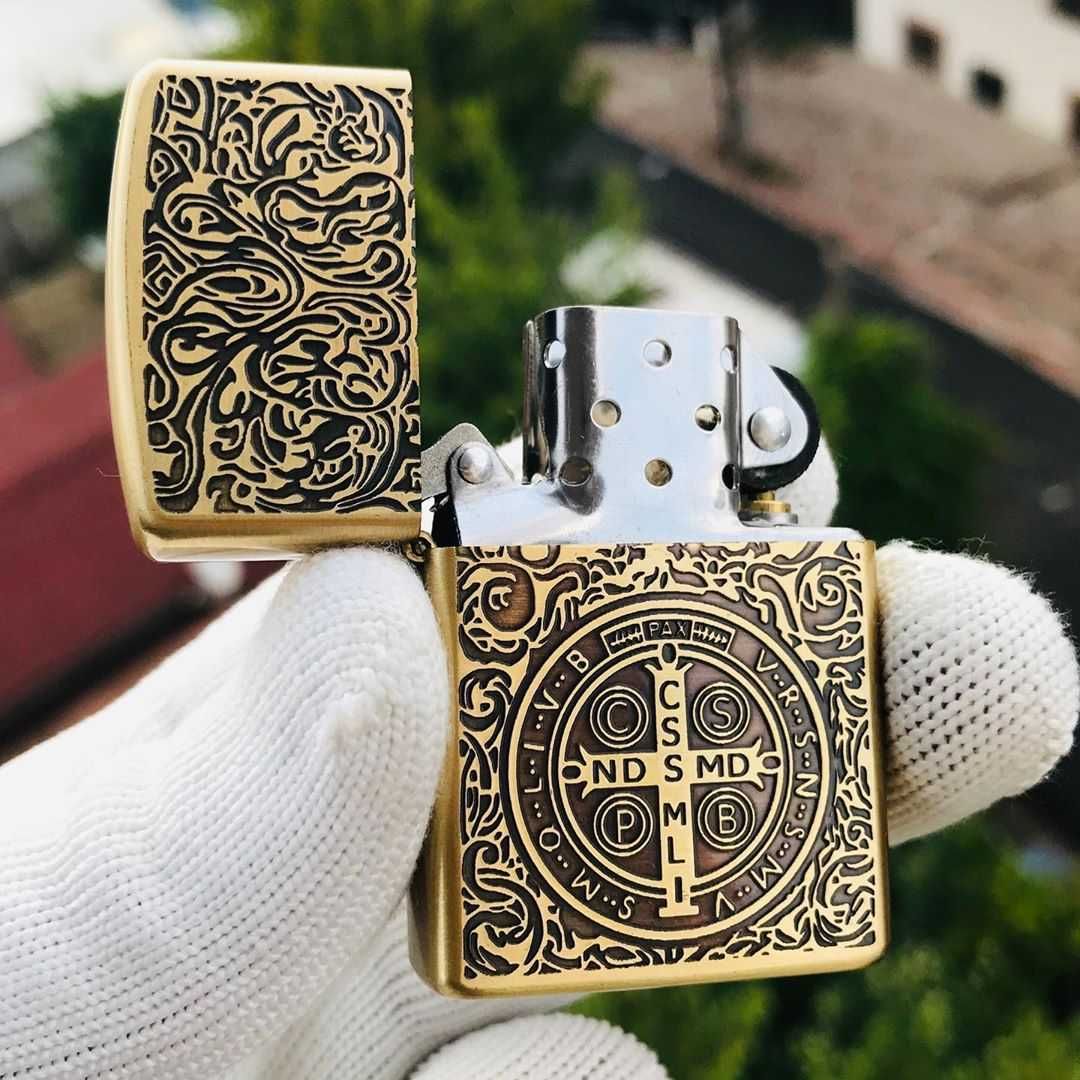 Запальничка Zippo Constantine Gold бензинова нова в коробці