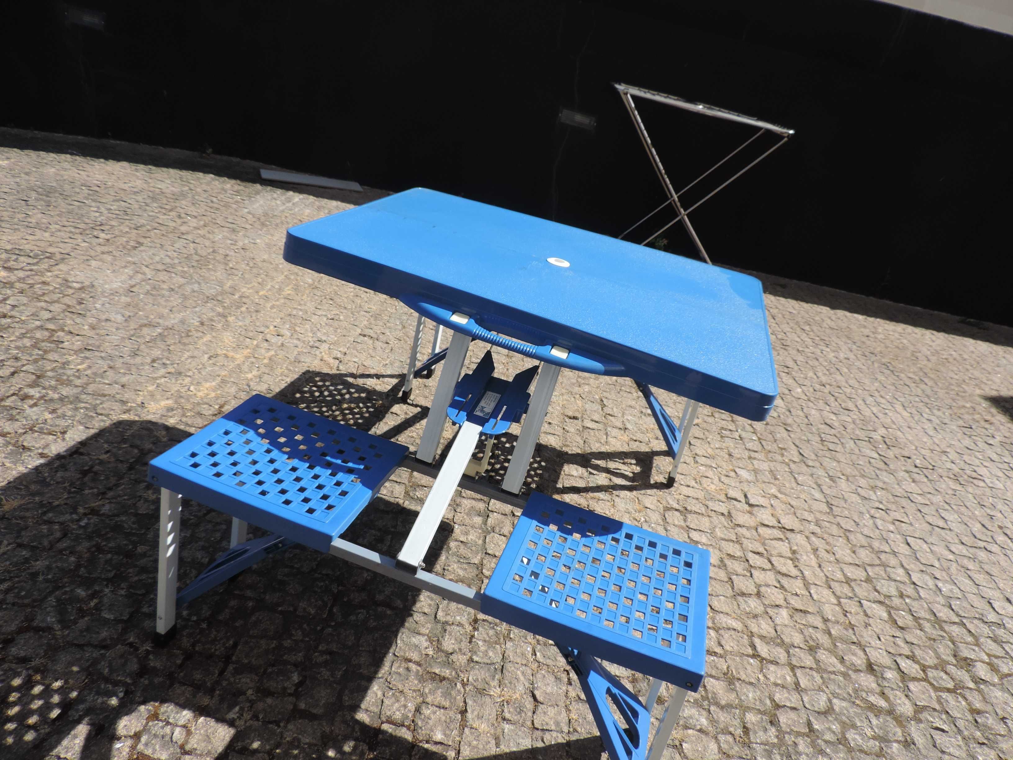 Mesa para pic-nic dobrável com bancos