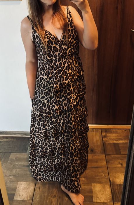 Sukienka w panterkę
