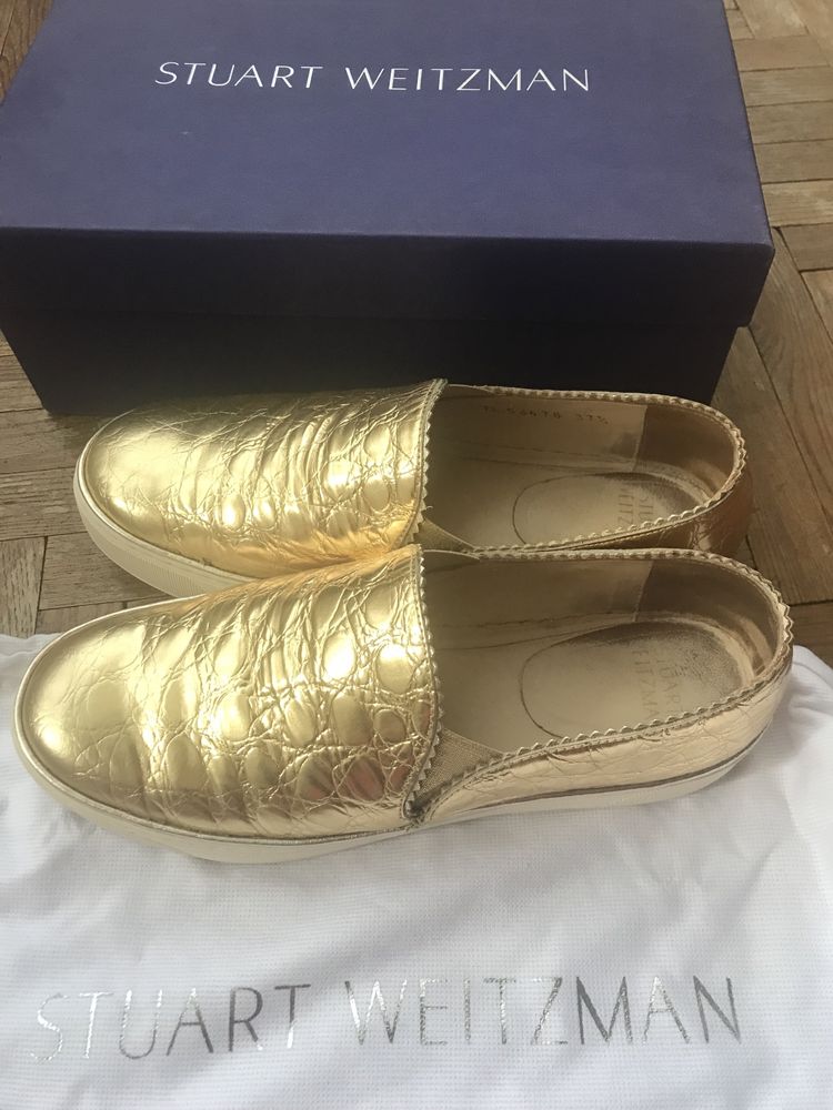 Золоті сліпони бренду Stuart Weitzman