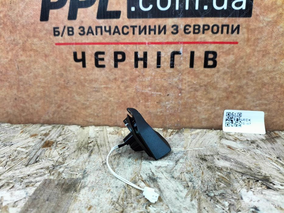 VW Golf VIII 2020- T-Cross Tiguan II лепесток правый переключатель