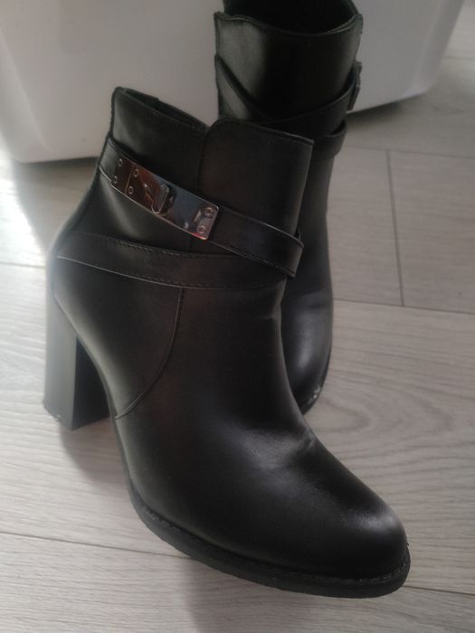 Graceland Czarne ocieplane botki na obcasie 38
Typowe 38 wkładka 25 cm