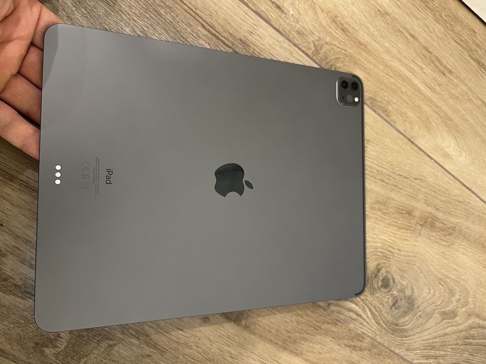 Ipad pro 12.9 128gb 5th gen