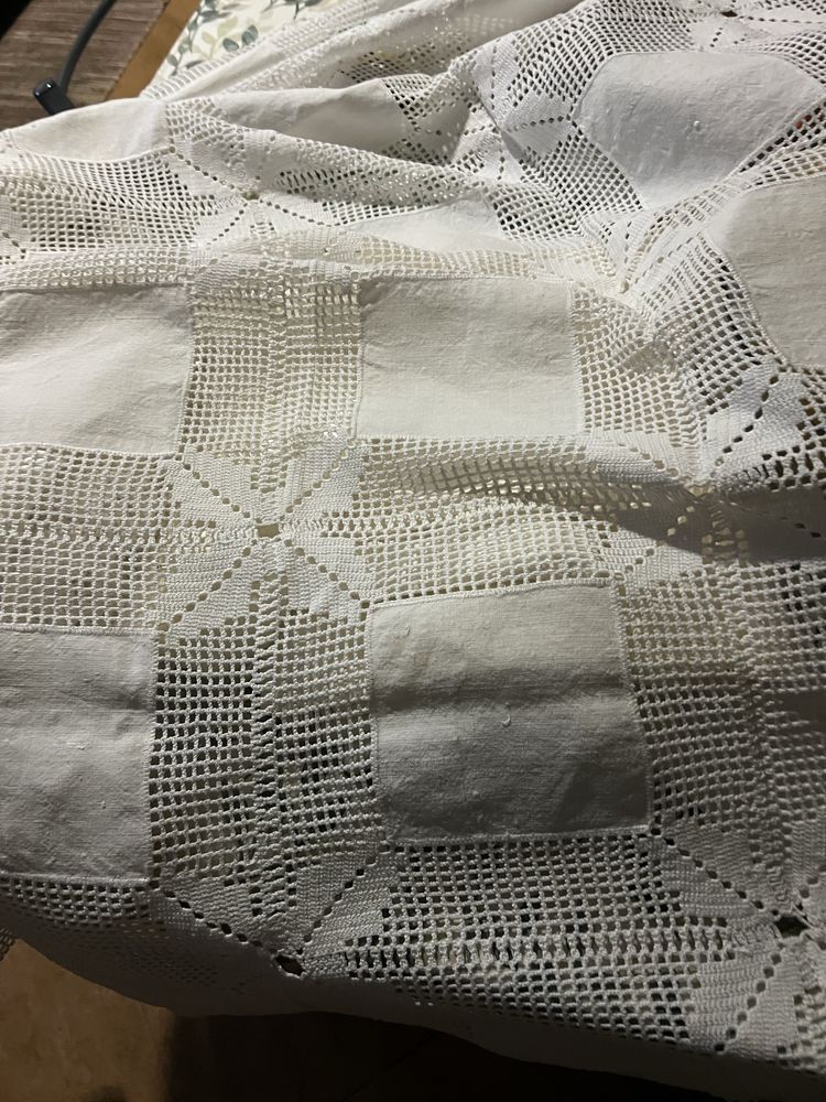 Vendo várias peças em linho com renda feita á mão