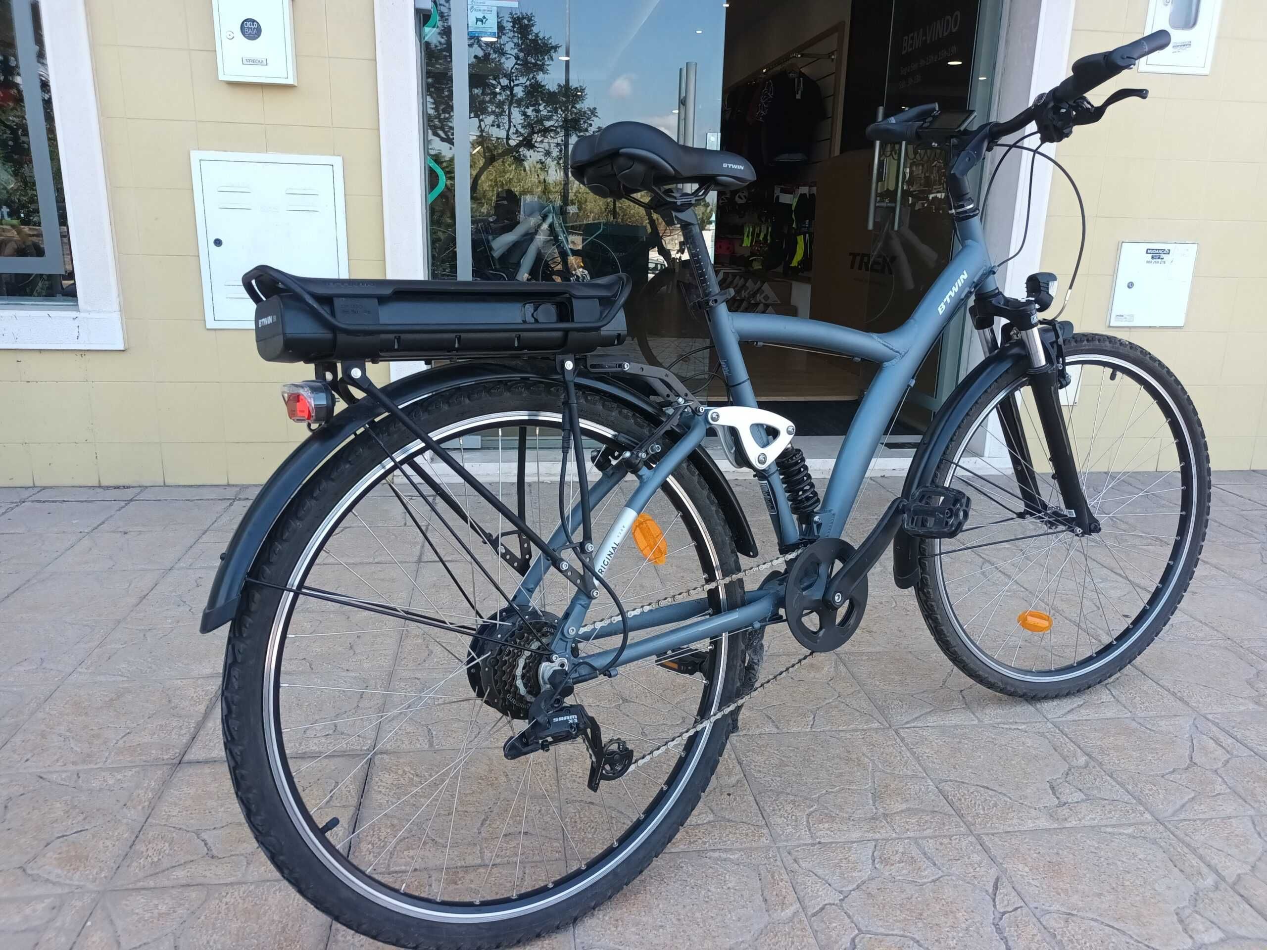 Bicicleta elétrica cidade usada Riverside Original 920E L impecável