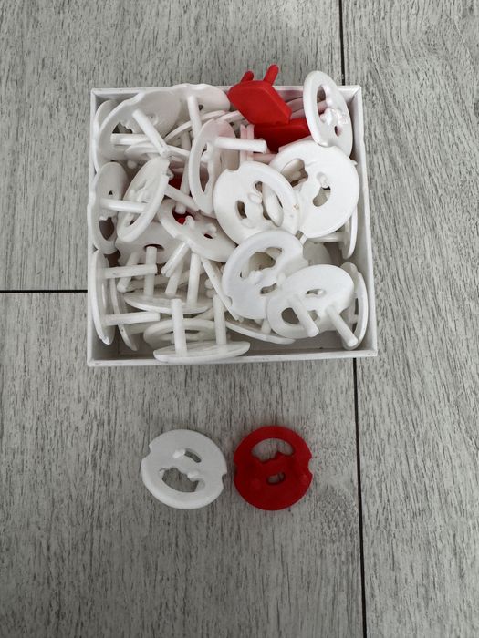 Zabezpieczenia do gniazdek elektrycznych (zatyczki) ikea Patrull
