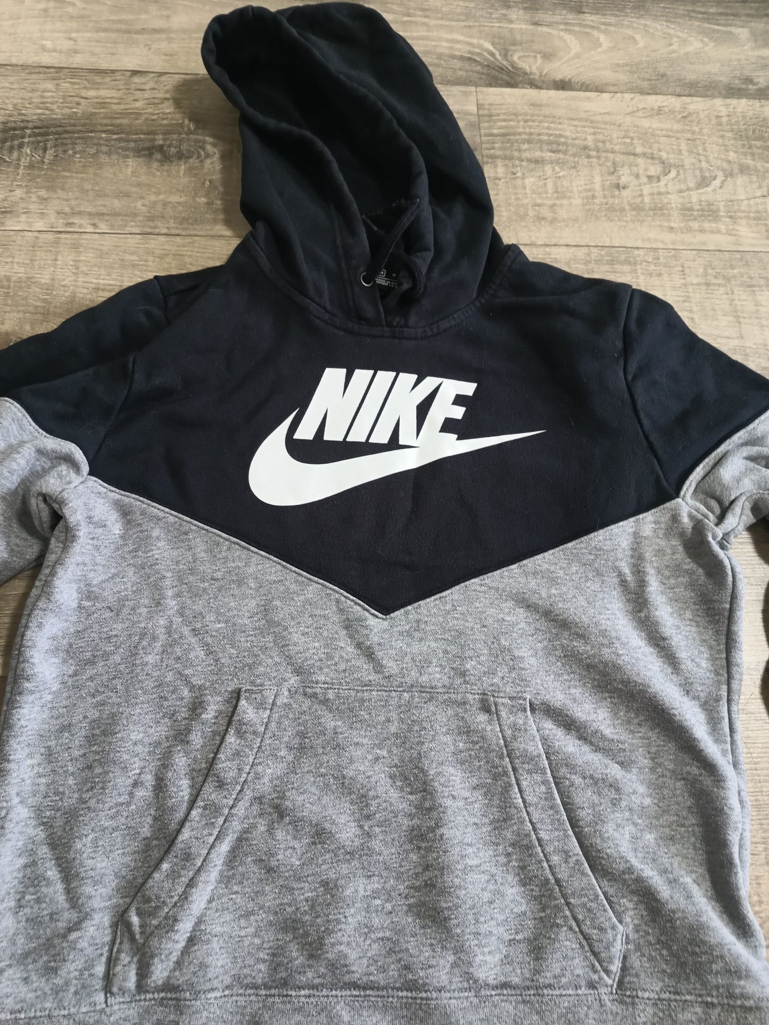 Жіноча худі Nike