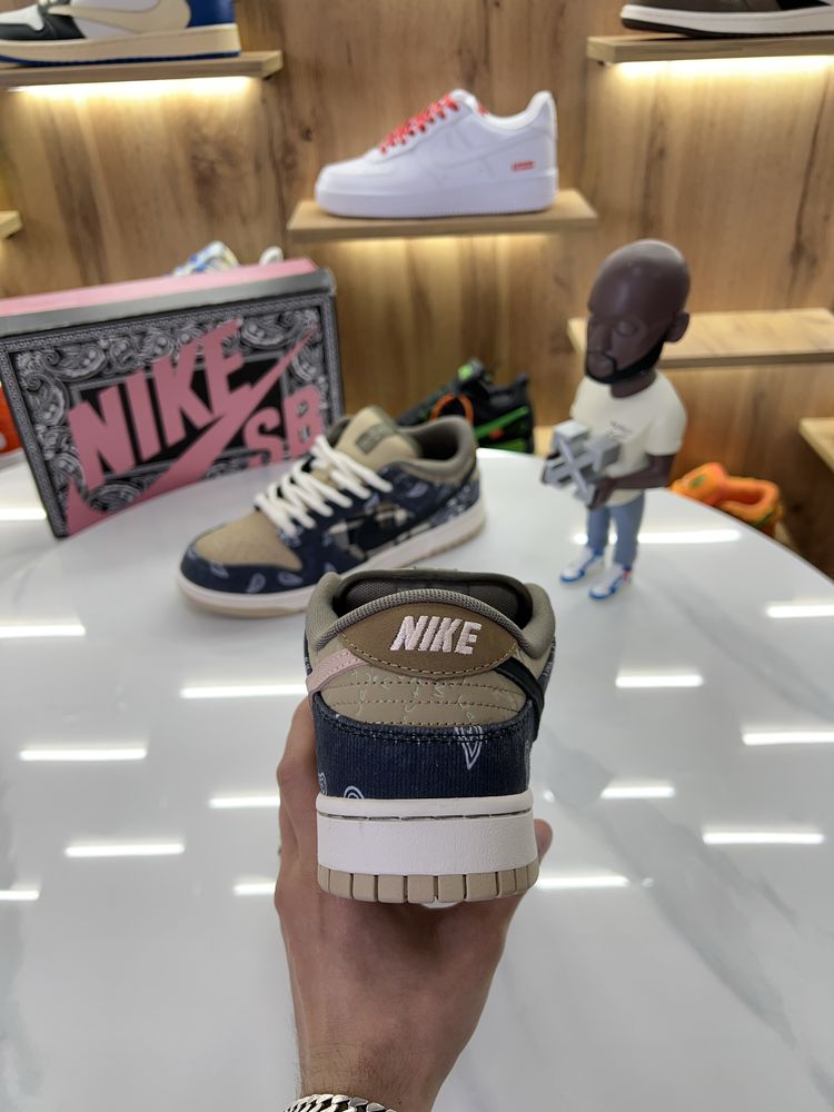 Кросівки Sb Dunk Low x Travis Scott Cactus Jack