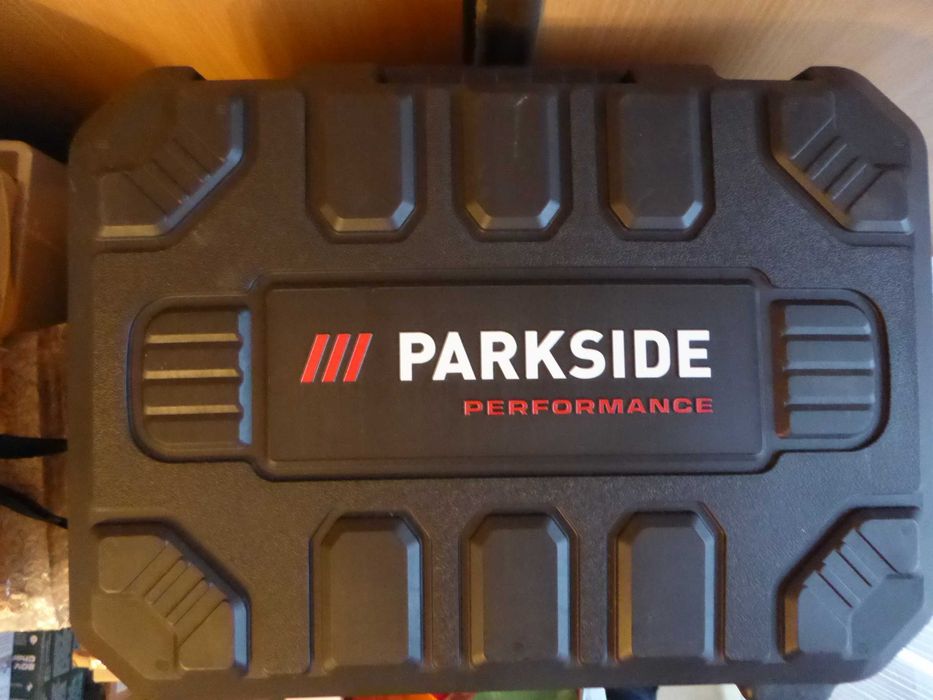 Szlifierka kątowa 20V PARKSIDE PERFORMANCE z 4Ah Smart aku i ład 2,4A