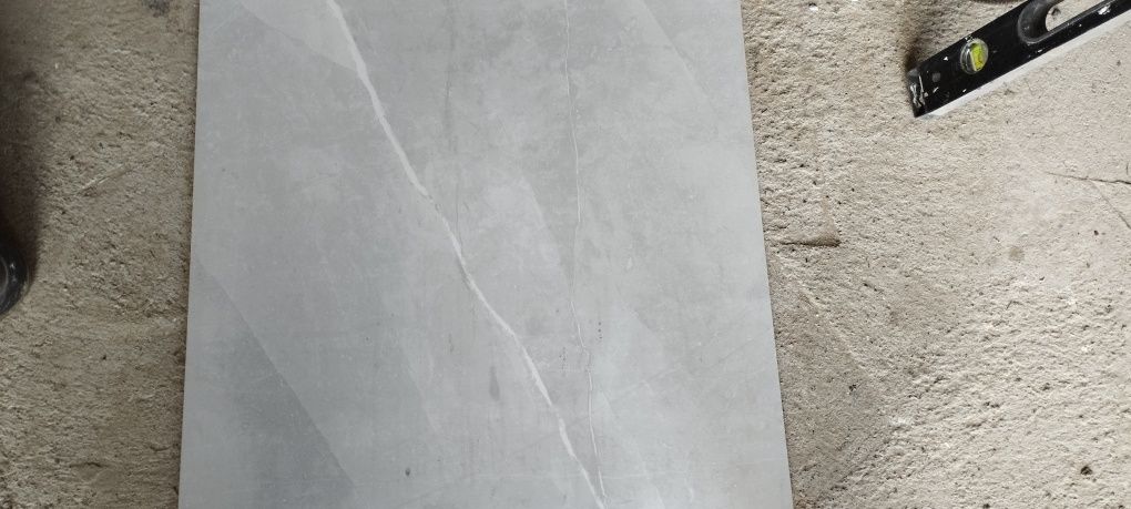 Sprzedam płytki ceramiczne