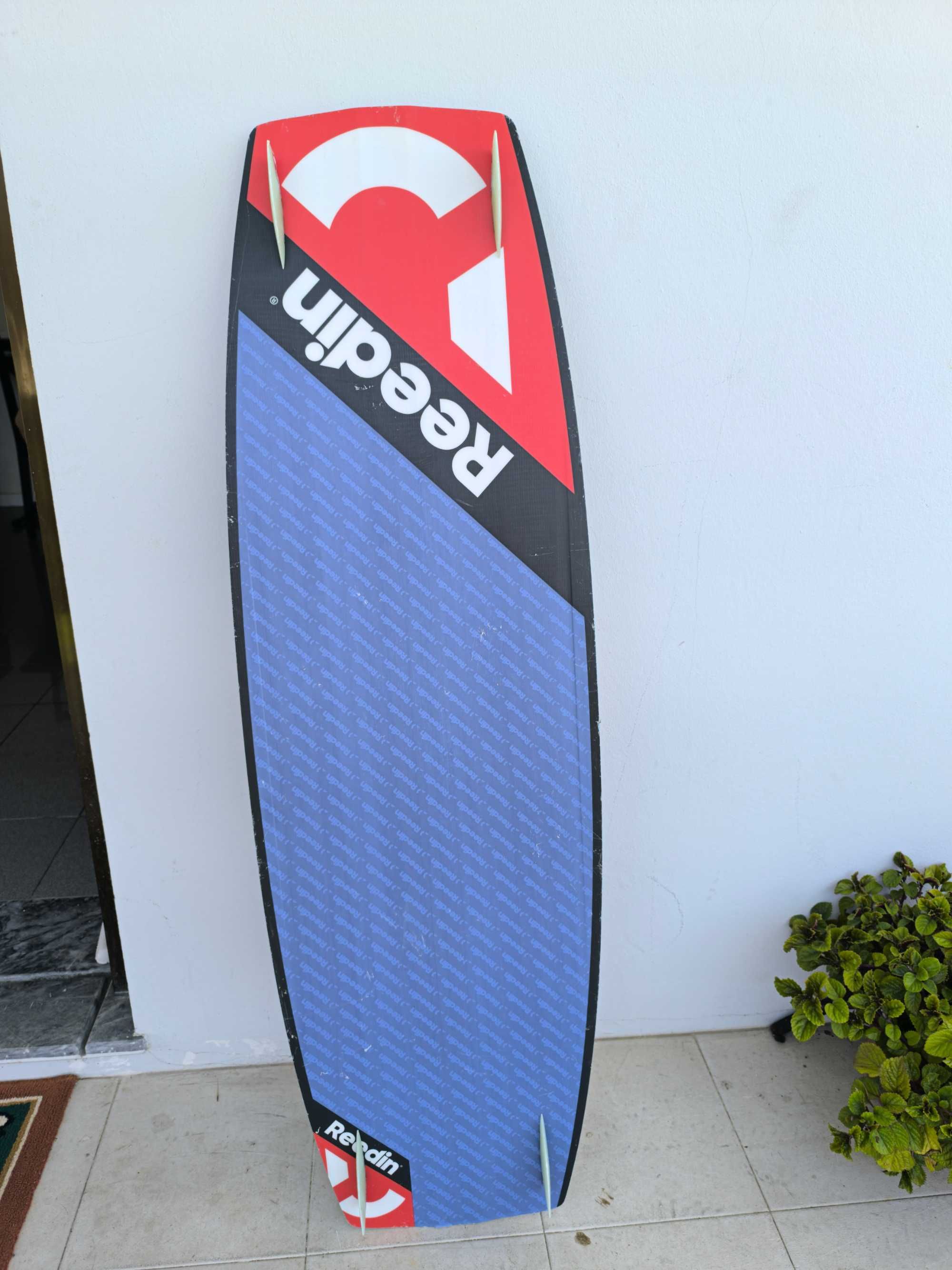 Prancha Reedin Kitesurfing+FootPads