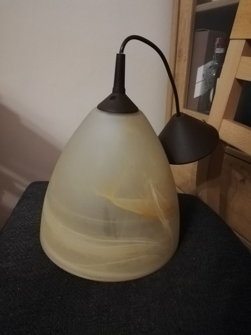 Lampa ze szklanym kloszem