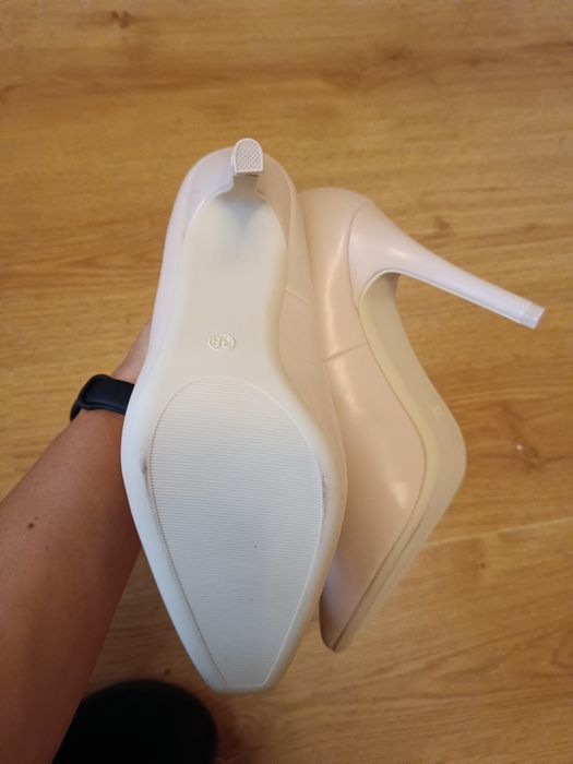 Nowe buty 38,na obcasie Seastar. Pudrowy róż.