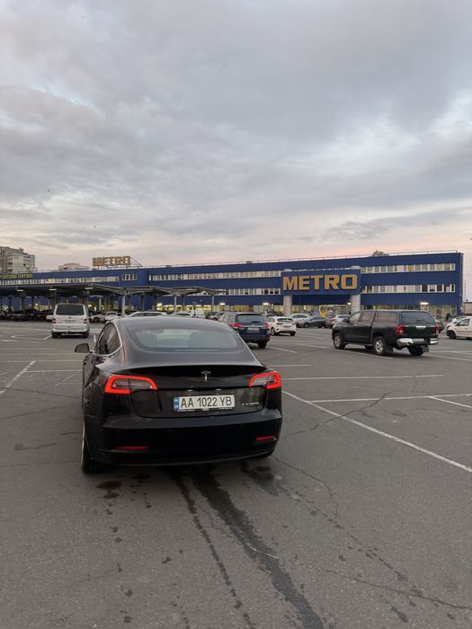 Тесла модел 3 2020года 75кв лонг рейнж
