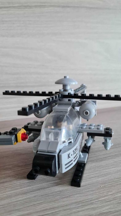 Сірий вертоліт та літак з серії Lego Creator 31029 в ідеальному стані