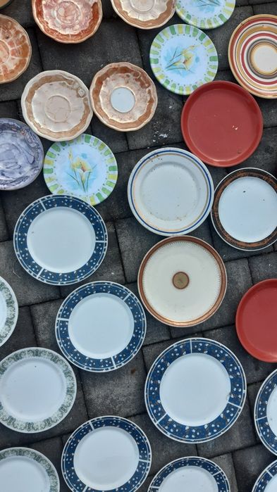 Stare różne talerze z prl-u.