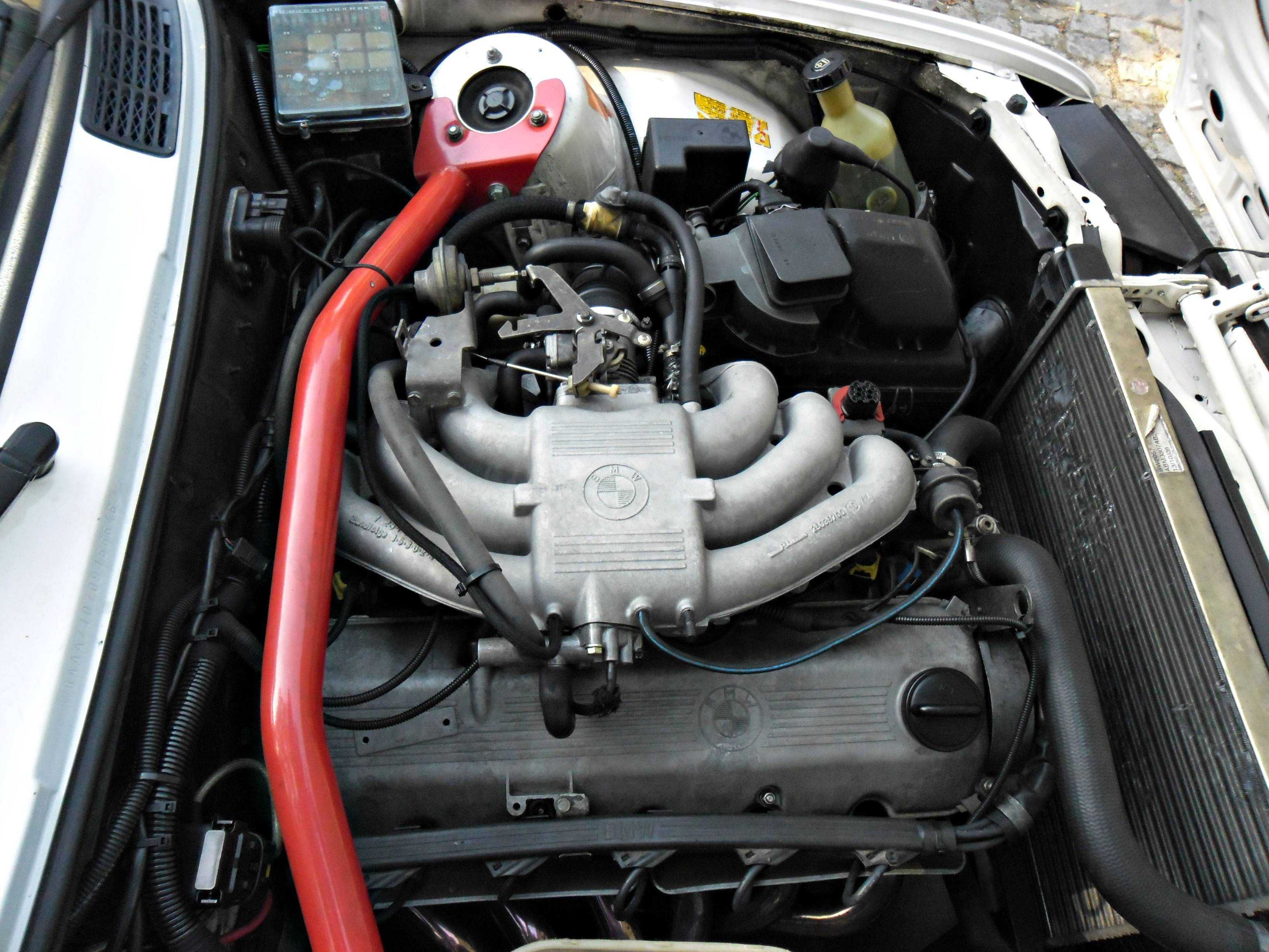 BMW 323i E30 Coupe