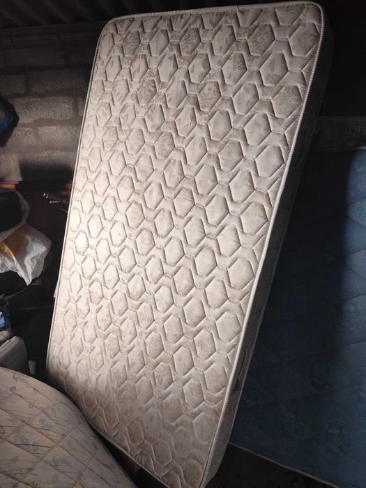 Colchões diversas medidas , bom estado