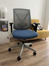 Cadeira escritorio azul